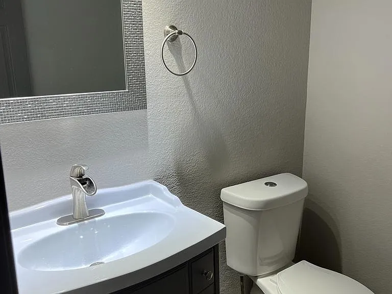 2500 Sierra Dr — Photo 12
