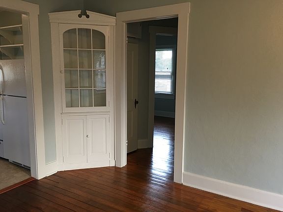 Newly remodeled 2 bedroom 1 bath upstairs apartment with private entrance in Dade City FL 2BR apartment Dade City 2 bedroom rental at 14144 10th Street Dade City with shared washer dryer upstairs apartment in Dade City Florida Cozy 2 bed 1 bath apartment