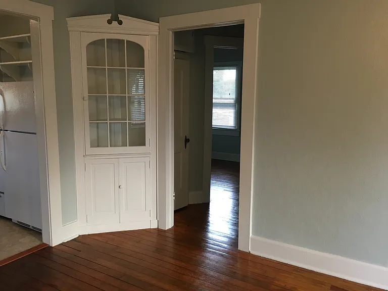 Newly remodeled 2 bedroom 1 bath upstairs apartment with private entrance in Dade City FL 2BR apartment Dade City 2 bedroom rental at 14144 10th Street Dade City with shared washer dryer upstairs apartment in Dade City Florida Cozy 2 bed 1 bath apartment