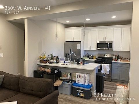 2nd image of 3609 W Ainslie St #1