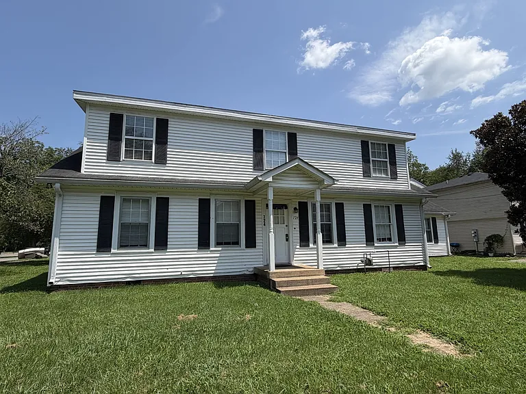 724 Fairview Ave — Photo 1