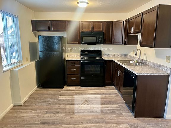 5th image of 1013 Western Dr