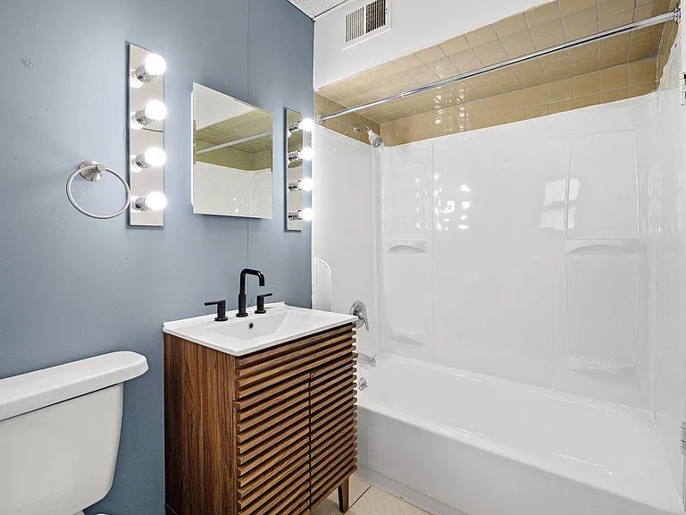 8 Perrine Ave #2 — Photo 5