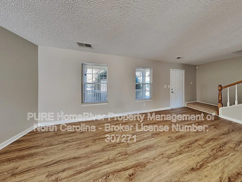 3 bed, 3.0 bath, 1424 sqft, $1,795 — Photo 3