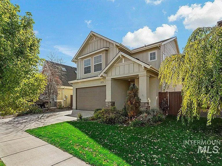 273 W Valentino St — Photo 3