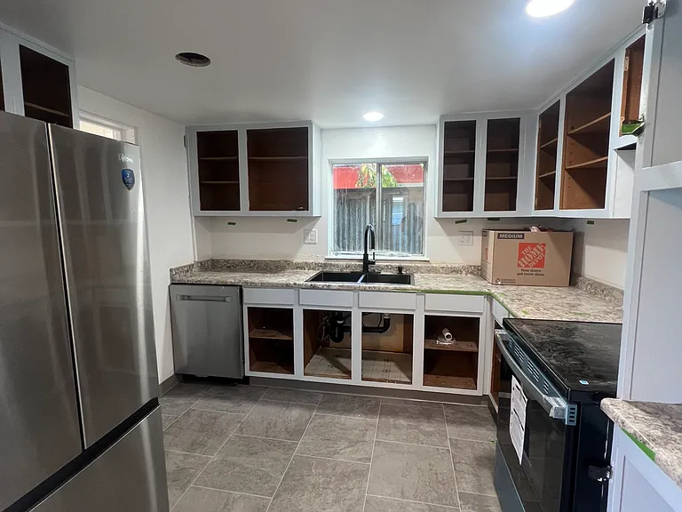838 Dakota Ave — Photo 3