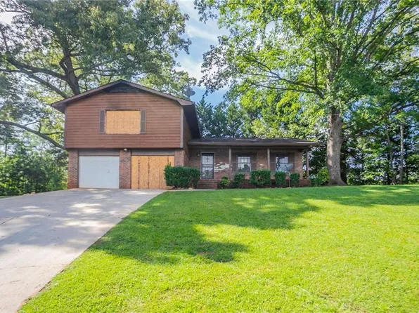 3600 River Hills Ct, Ellenwood, GA 30294