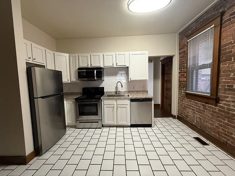 The Bronx on Central - Luxury Living in Old World Setting — Photo 15