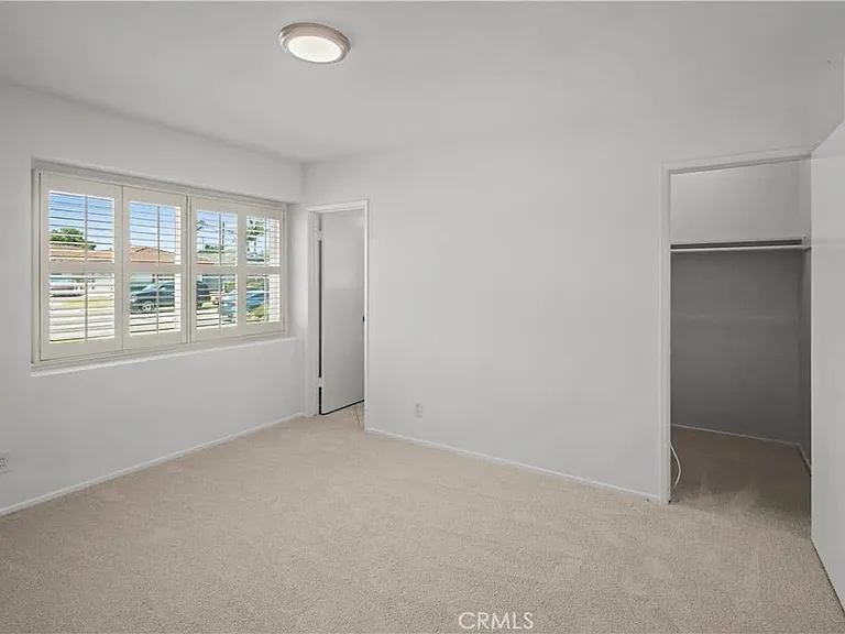 6061 Dundee Dr — Photo 13