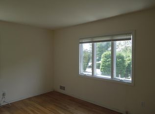 7 Walnut Rd, Glen Cove, NY 11542