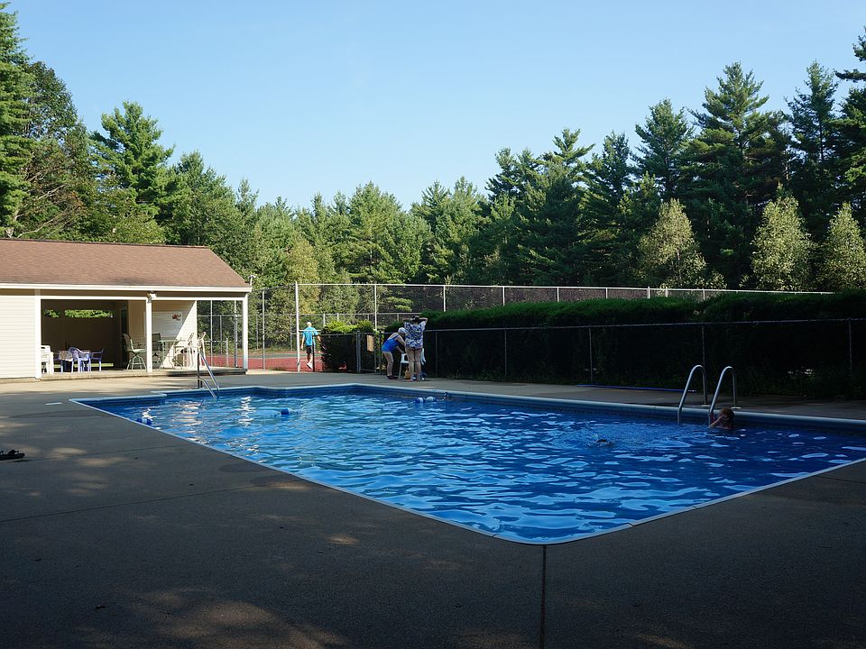 2nd image of 15 Cedar Dr #10