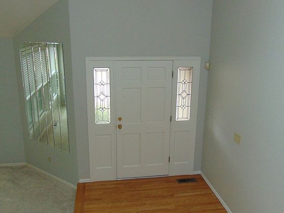 2nd image of 1641 233rd Pl NE