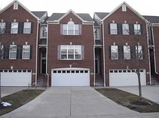 526 Cherry Orchard Rd #81, Canton, MI 48188