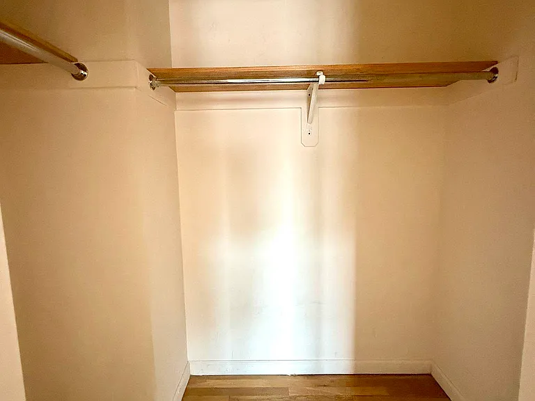 28-14 31st St #5 — Photo 7