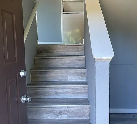 2nd image of 916 207th Pl SE Unit B