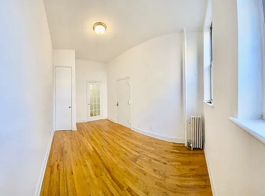 Rented by EastMount Realty LLC | media 7