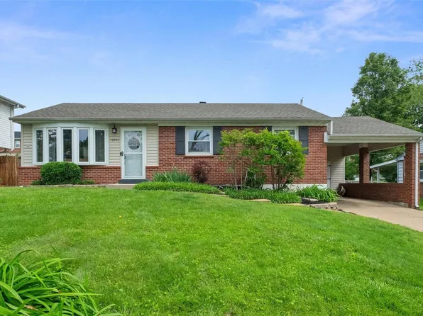 10707 Larkspur Dr, Saint Louis, MO 63123