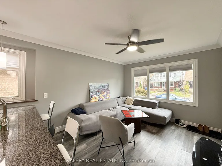 1102 Langlois Ave — Photo 4