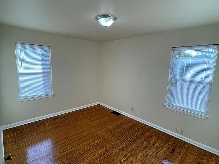 Nola Court Apartments — Photo 115
