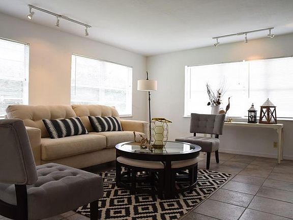 4th image of 410 Belle Claire Ave