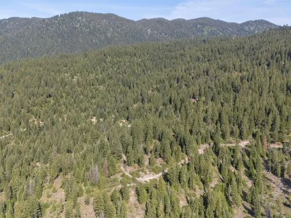 2 Warm Lake Rd, Cascade, ID 83611