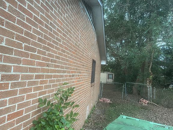 2nd image of 4641 Chartres Ln