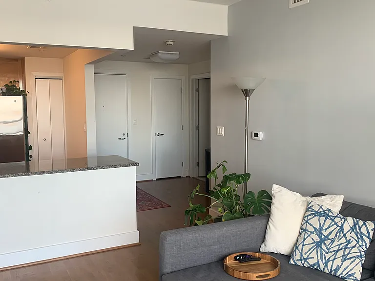 717 S Christopher Columbus Blvd #1612 — Photo 4