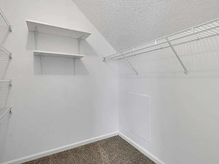 2117 Kings Gate Ln — Photo 16