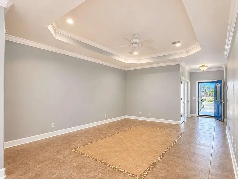 233 Austin Ryan Dr — Photo 5