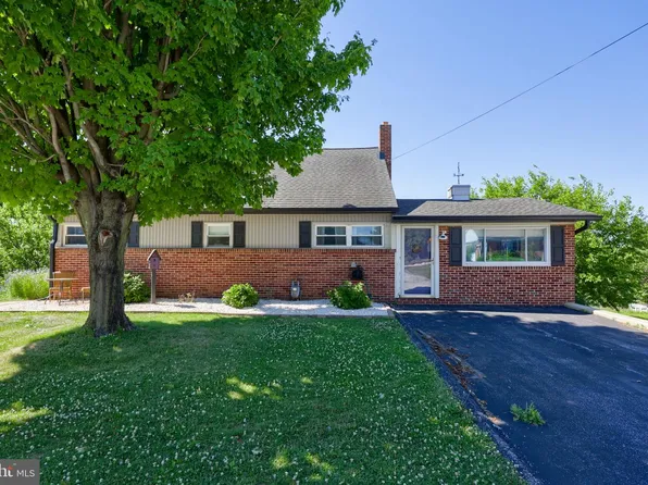 526 E Lancaster St, Red Lion, PA 17356