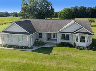 677 Mountview Rd, Lapeer, MI 48446