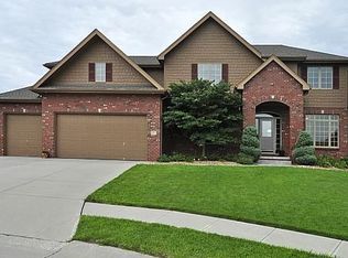 15205 Baker Cir, Bennington, NE 68007