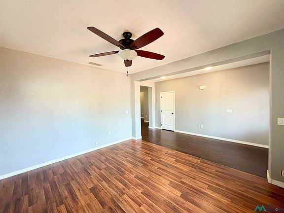 3rd image of 1705 College Park Dr