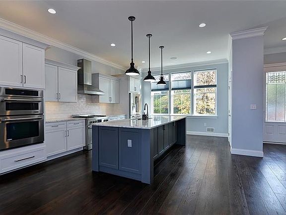 2nd image of 378 Bradley St