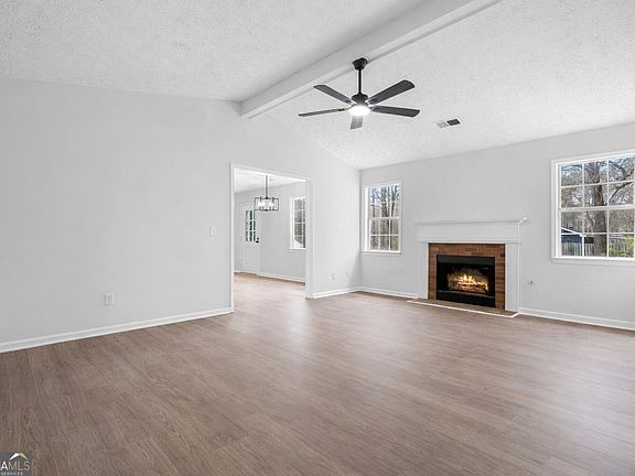 4th image of 255 Countryside Ln