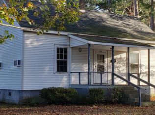 114 1st St, Laurinburg, NC 28352