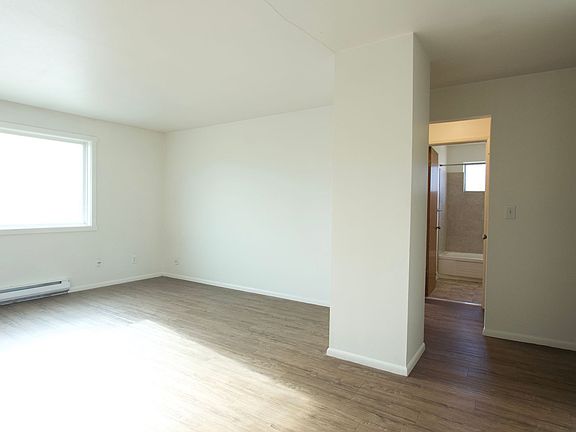 3rd image of 6512 Martin Luther King Way S #H