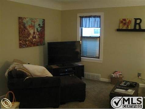 3rd image of 1775 Gardner Ave