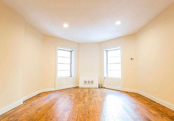 2nd image of 134 W 46th St APT 5A
