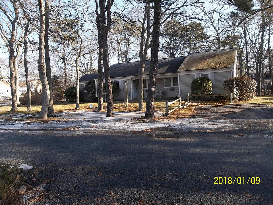 2 Abbott Road, South Yarmouth