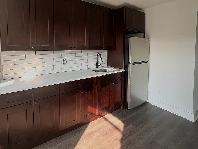 934 Catherine St #3S — Photo 6
