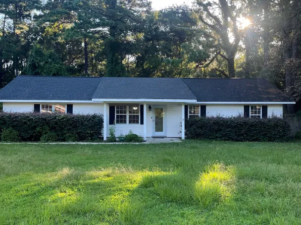 89 River Oaks St, Woodbine, GA 31569