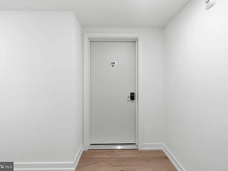 209 New St #5B — Photo 5