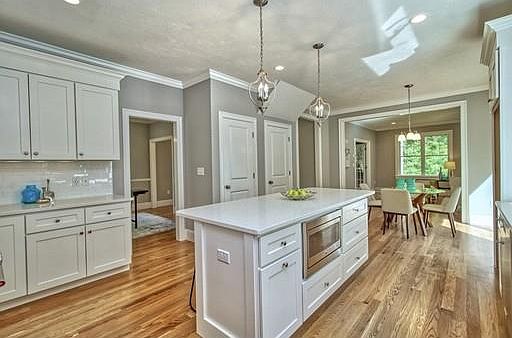 3rd image of 8 Westfield Dr