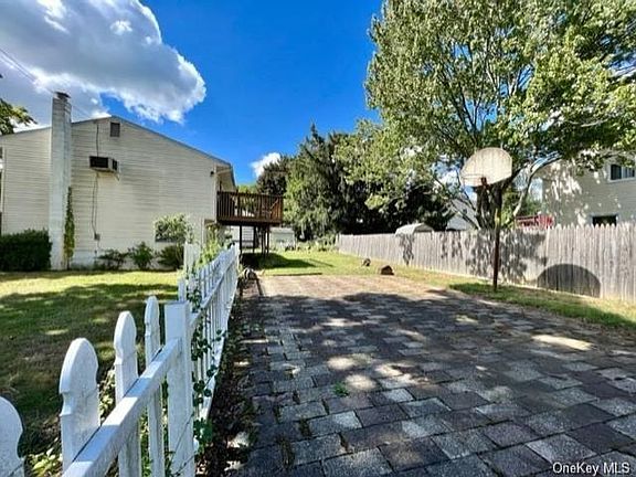 2nd image of 25 Filors Ln