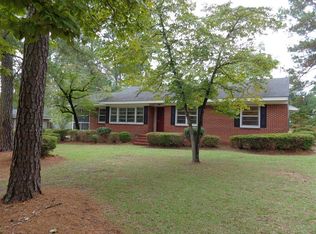 816 E Prospect Ave, Raeford, NC 28376