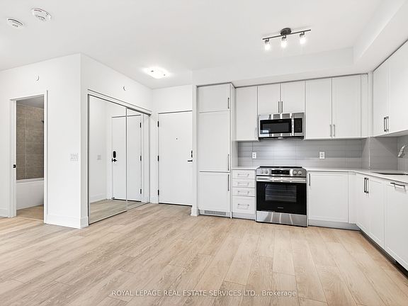 4th image of 2450 Old Bronte Rd #512