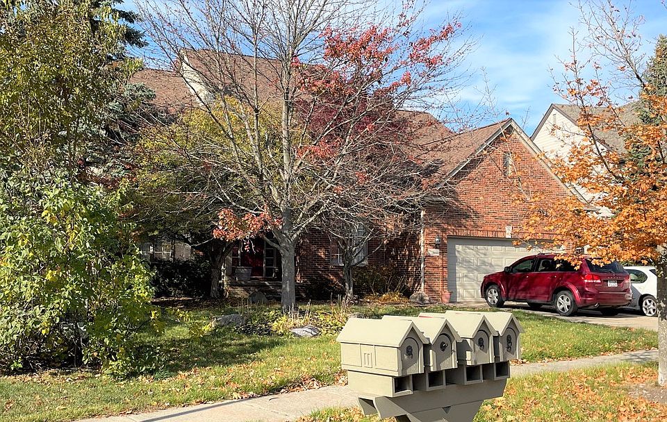 2nd image of 347 Lone Pine Cir