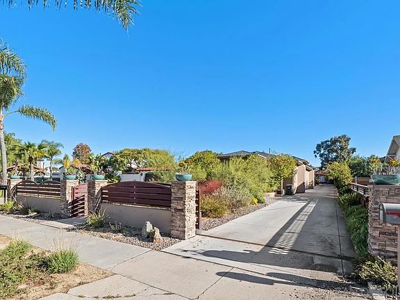 2nd image of 633 Del Mar Ave