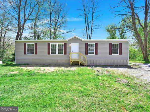 32 Maplewood Dr, Coatesville, PA 19320